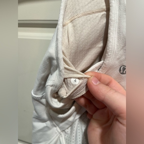 Lululemon tank - Picture 3 of 4